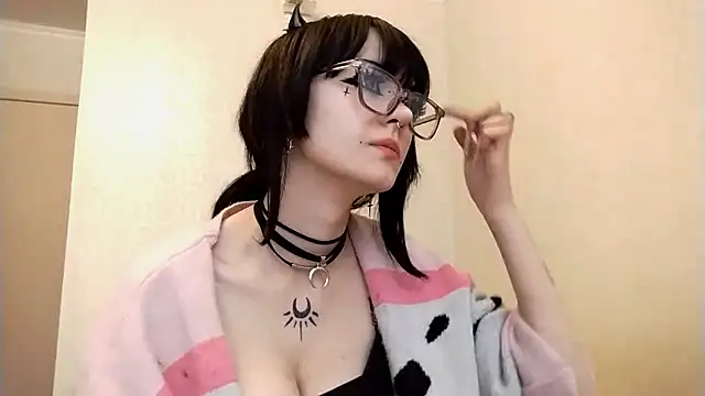 Snapshot of SmilingPatent chatting on February 22, 2:37 pm SmilingPatent online show from February 22, 2:37 pm