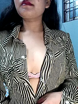 Snapshot of EliraMoon chatting on February 19, 4:58 pm EliraMoon online show from February 19, 4:58 pm