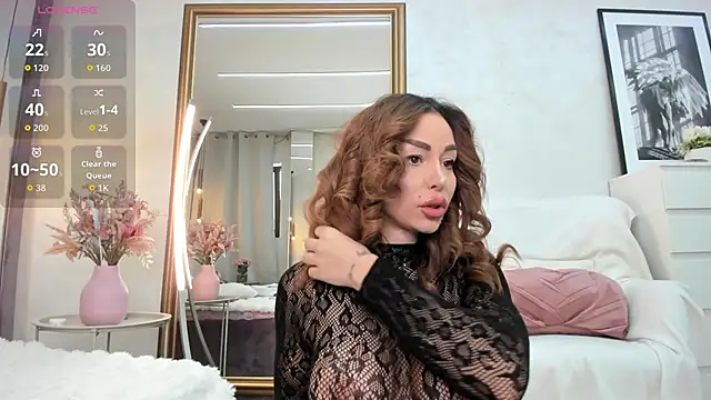 Snapshot of ElinaMoon_ chatting on February 21, 6:47 am ElinaMoon online show from February 21, 6:47 am