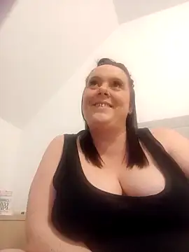 Snapshot of louisa36 chatting on February 26, 9:58 pm louisa36 online show from February 26, 9:58 pm