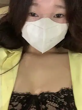 Snapshot of Rin-yiyi chatting on February 27, 3:17 am Rin-yiyi online show from February 27, 3:17 am