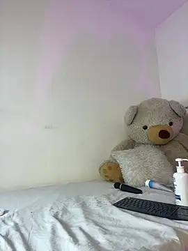 Snapshot of Kyliegolden chatting on February 11, 3:44 am Kyliegolden online show from February 11, 3:44 am