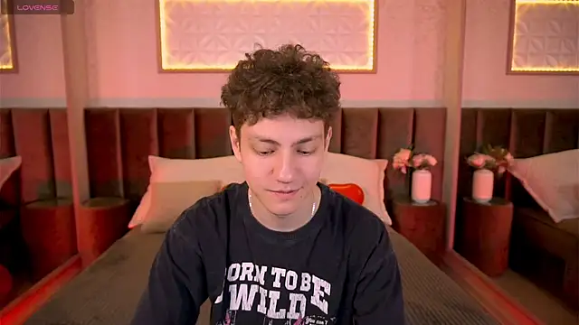 Snapshot of StefanBev chatting on February 20, 7:58 pm StefanBev online show from February 20, 7:58 pm