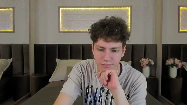 Snapshot of StefanBev chatting on February 27, 7:58 pm StefanBev online show from February 27, 7:58 pm