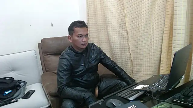 Snapshot of NeedyIron chatting on February 7, 4:43 pm NeedyIron online show from February 7, 4:43 pm