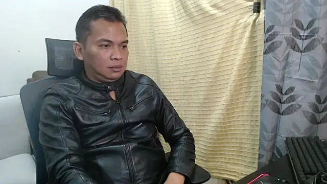 Snapshot of NeedyIron chatting on February 11, 2:44 pm NeedyIron online show from February 11, 2:44 pm