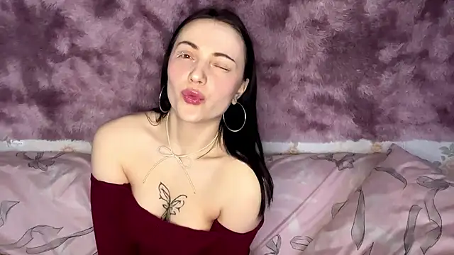 Snapshot of Mona_Fox chatting on February 21, 6:03 am Mona Fox online show from February 21, 6:03 am