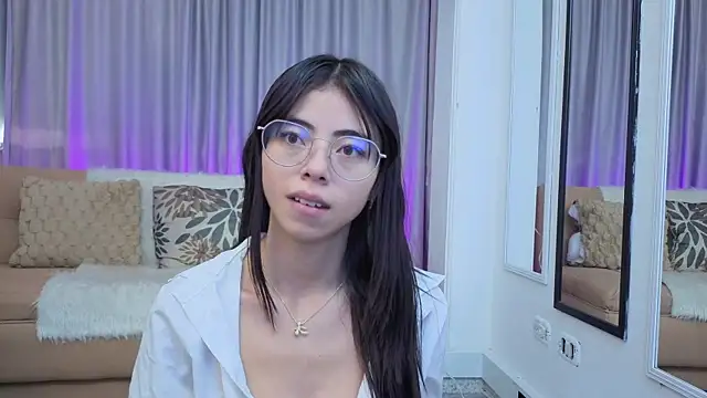 Mia Naive online show from May 27, 12:02 pm