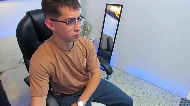 Tommas Jhonson online show from February 28, 1:39 am