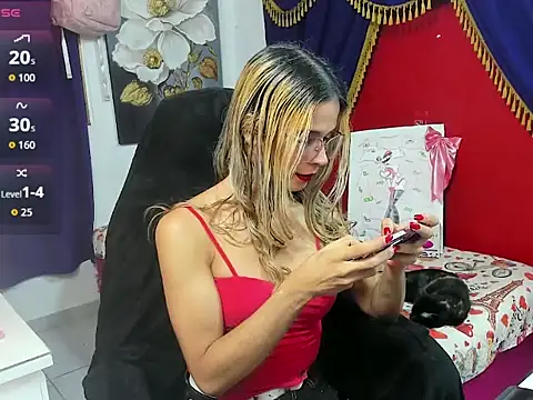 Snapshot of Angel_Dust420 chatting on April 11, 12:59 am Angel Dust420 online show from April 11, 12:59 am