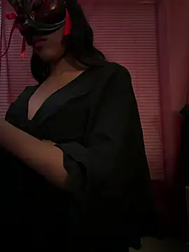 Snapshot of LadyKitsune chatting on February 14, 6:32 am LadyKitsune online show from February 14, 6:32 am