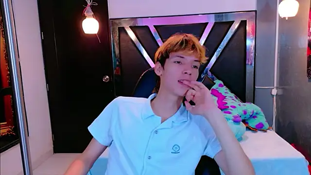 Snapshot of Liam_Green1 chatting on February 9, 11:58 am Liam Green1 online show from February 9, 11:58 am