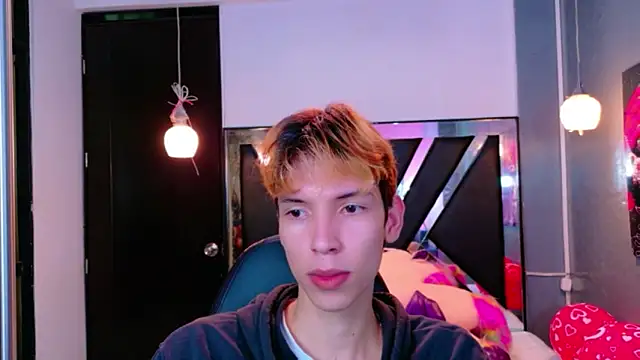 Snapshot of Liam_Green1 chatting on February 14, 12:02 pm Liam Green1 online show from February 14, 12:02 pm