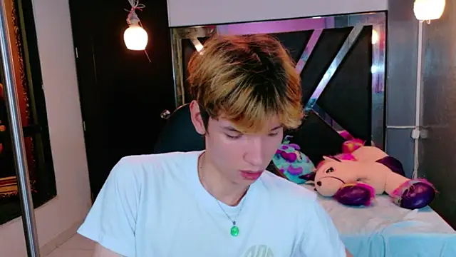 Snapshot of Liam_Green1 chatting on February 16, 12:45 pm Liam Green1 online show from February 16, 12:45 pm