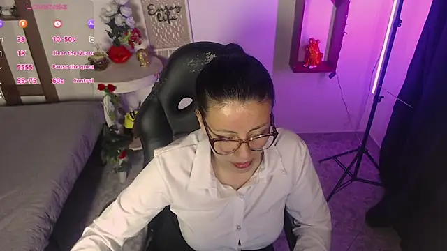 QueenRose94 online show from April 9, 12:43 pm