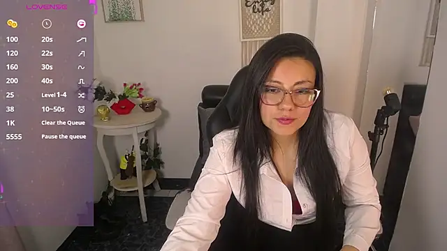 QueenRose94 online show from April 17, 1:14 pm