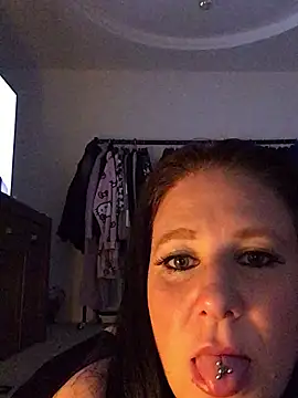 NaomiPackh92906 online show from June 30, 8:21 pm
