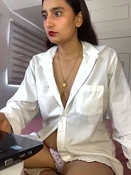 Snapshot of -BabyLuna chatting on February 21, 2:18 pm -BabyLuna online show from February 21, 2:18 pm