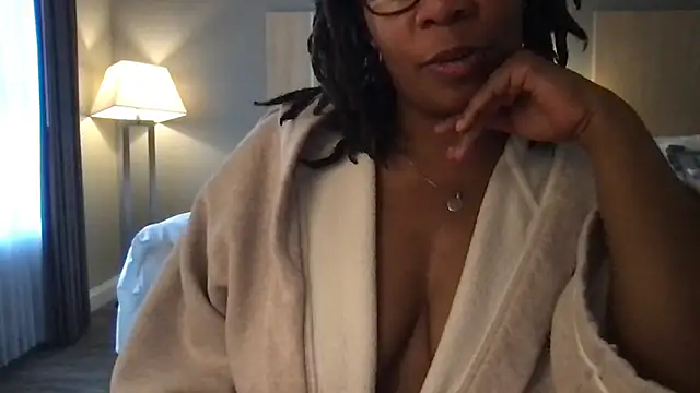 Snapshot of bisexualbeauty50 chatting on February 11, 3:50 pm bisexualbeauty50 online show from February 11, 3:50 pm