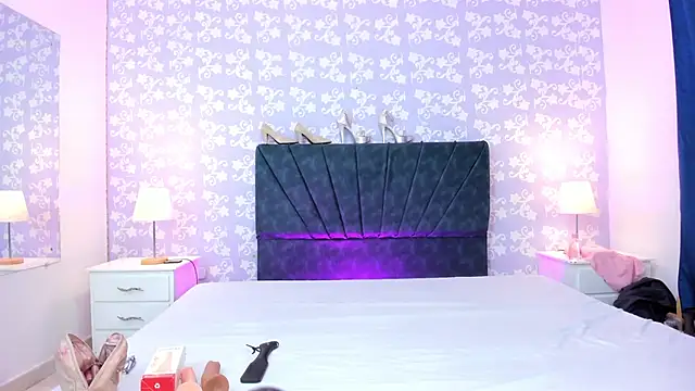 Snapshot of _MilaRose_ chatting on February 25, 7:23 pm MilaRose online show from February 25, 7:23 pm