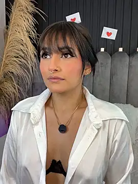 Snapshot of Nanda_vixen_ chatting on February 15, 9:00 pm Nanda vixen online show from February 15, 9:00 pm