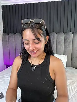 Nanda vixen  online show from April 3, 11:47 pm