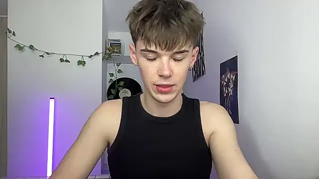 YourMilkyGuy online show from May 13, 9:33 pm