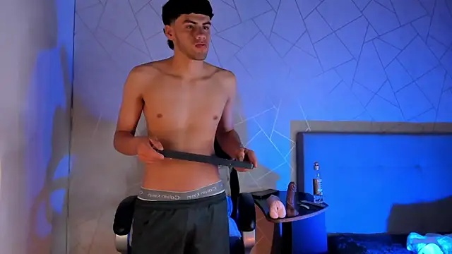 Milo Thompson online show from March 28, 5:40 am