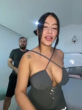 hotcouplexx1 online show from February 19, 7:43 pm