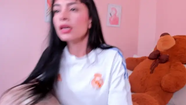 Snapshot of violeta_rodriguezz chatting on April 13, 4:56 pm violeta rodriguezz online show from April 13, 4:56 pm
