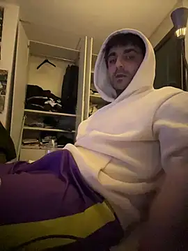 Snapshot of elia2711 chatting on February 11, 1:43 am elia2711 online show from February 11, 1:43 am