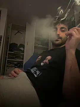 Snapshot of elia2711 chatting on February 19, 2:40 am elia2711 online show from February 19, 2:40 am