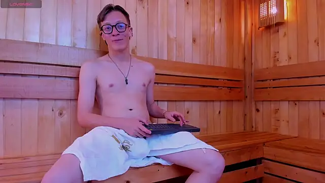 close friends online show from June 25, 2:32 pm