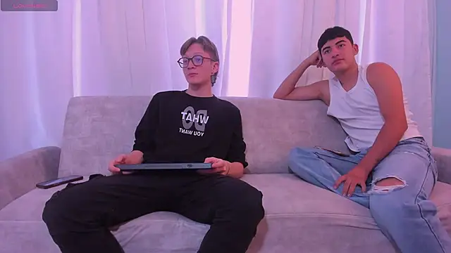 close friends online show from June 30, 2:18 pm