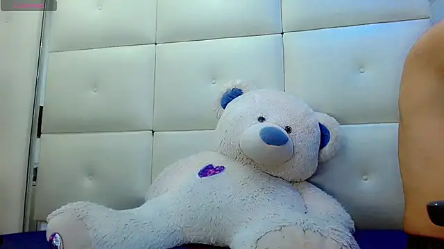 isahotx online show from February 19, 3:24 am