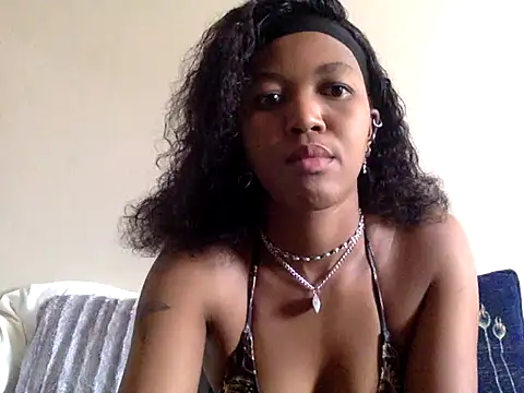 Snapshot of kentrella04 chatting on March 18, 2:20 pm kentrella04 online show from March 18, 2:20 pm