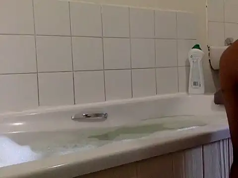 Snapshot of kentrella04 chatting on March 20, 12:32 pm kentrella04 online show from March 20, 12:32 pm