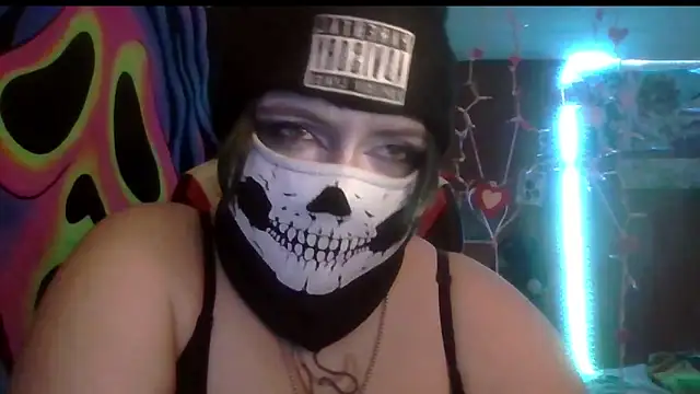 Snapshot of thatskarma chatting on February 13, 5:14 am thatskarma online show from February 13, 5:14 am