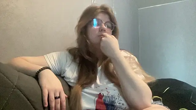 AminaBloom online show from February 13, 8:54 am