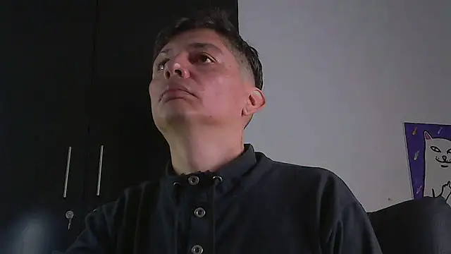 Snapshot of Thommas8a chatting on February 16, 2:40 am Thommas8a online show from February 16, 2:40 am