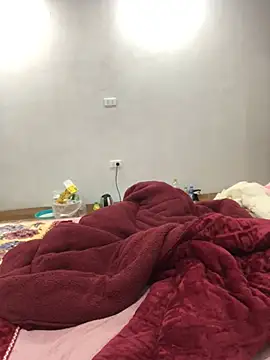 cuty lusy online show from April 3, 2:09 am