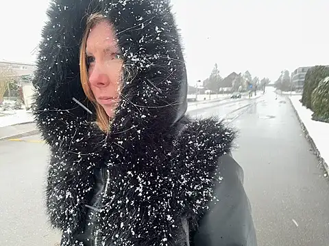 JenyJanys online show from February 18, 12:01 pm