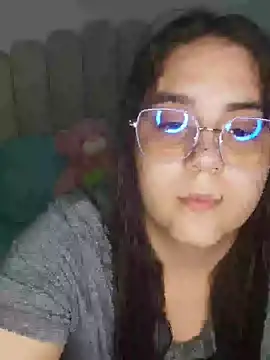 Snapshot of its_lauu_ chatting on April 30, 5:36 am its lauu online show from April 30, 5:36 am