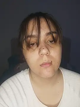 Snapshot of its_lauu_ chatting on May 8, 5:02 am its lauu online show from May 8, 5:02 am