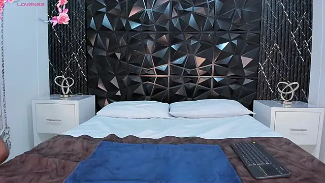 JazminMonroee  online show from April 9, 5:29 am