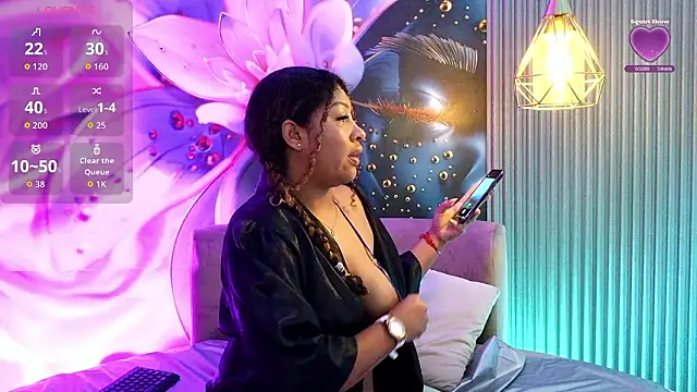 Snapshot of sabrina_lafaux_cr chatting on February 15, 7:32 pm sabrina lafaux cr online show from February 15, 7:32 pm