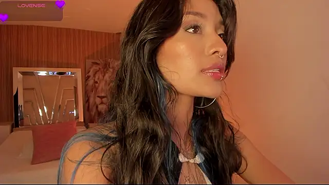 Snapshot of NicoleMonet1 chatting on March 10, 9:20 pm NicoleMonet1 online show from March 10, 9:20 pm