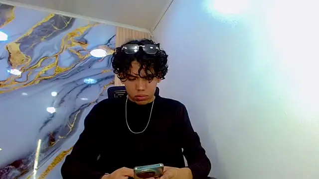 DaviidBuckx  online show from March 27, 2:28 am