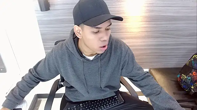DaviidBuckx  online show from April 30, 2:18 am