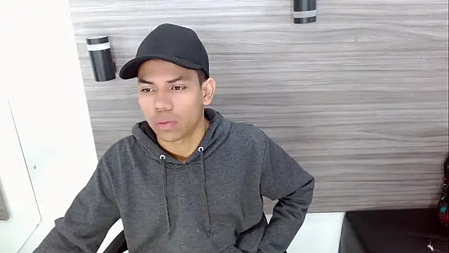 DaviidBuckx  online show from May 3, 9:43 pm